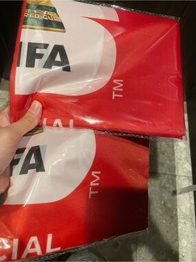 4 NWT Coca Cola Red FIFA Official
Partner Cape & Banner 2026